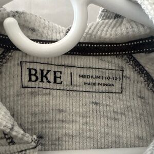 BKE Light Gray Textured Knit Top